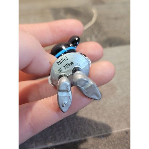 Disney Minnie mouse astronaut silver toy figure - Picture 4 of 4